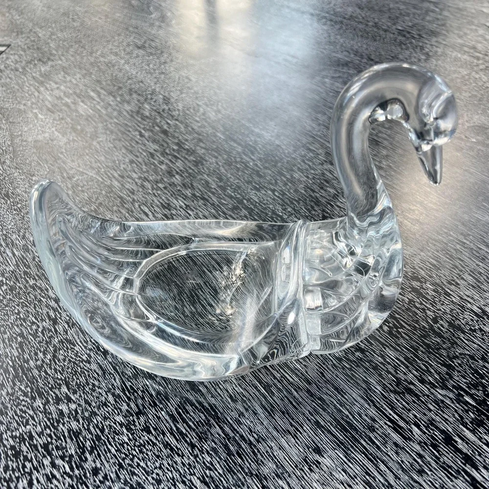 Vintage Lucite Swan Towel‎ Holder / soap dish
